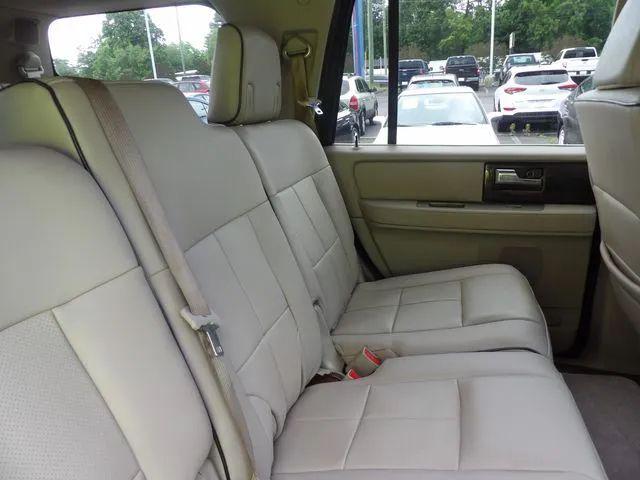 2008 Lincoln Navigator Base