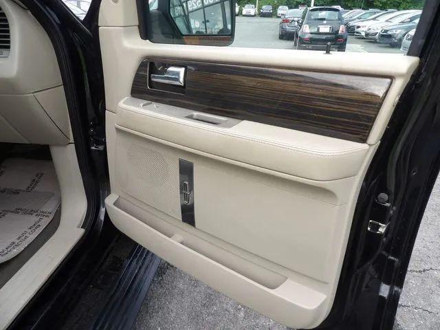 2008 Lincoln Navigator Base