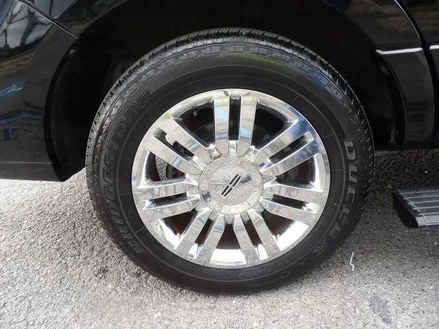 2008 Lincoln Navigator Base