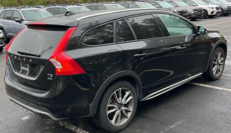 2016 Volvo V60 Cross Country T5