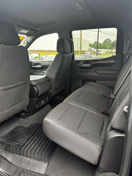 2023 Chevrolet Silverado 1500 4WD Crew Cab Short Bed LT with 2FL