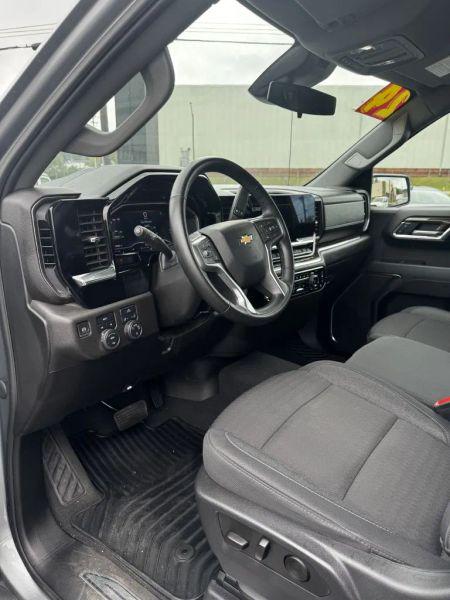 2024 Chevrolet Silverado 1500 4WD Crew Cab Short Bed LT with 2FL