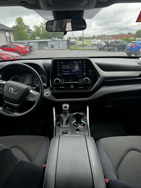 2021 Toyota Highlander LE