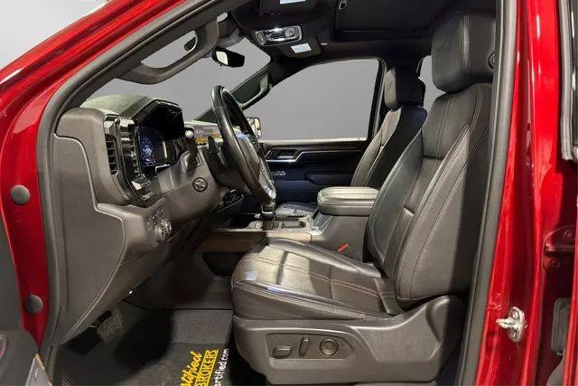 2023 Chevrolet Silverado 1500 4WD Crew Cab Short Bed High Country