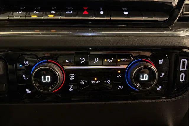 2023 Chevrolet Silverado 1500 4WD Crew Cab Short Bed High Country