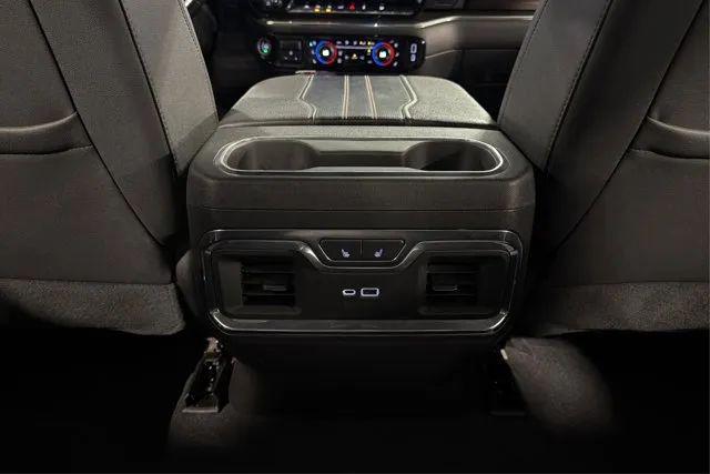 2023 Chevrolet Silverado 1500 4WD Crew Cab Short Bed High Country