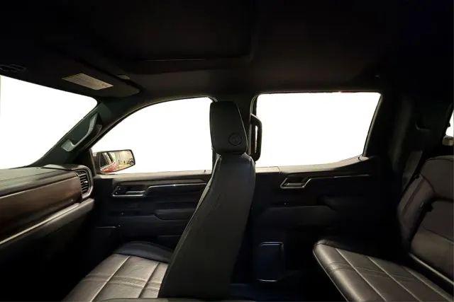 2023 Chevrolet Silverado 1500 4WD Crew Cab Short Bed High Country