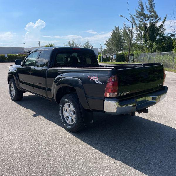 2005 Toyota Tacoma Base V6
