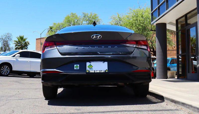2021 Hyundai Elantra SE
