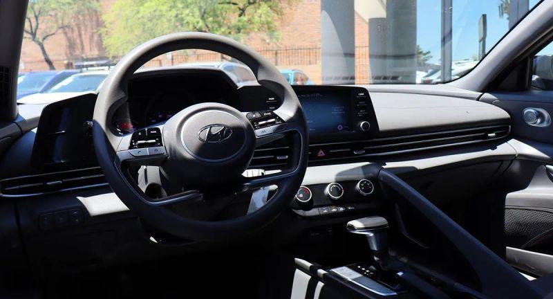 2021 Hyundai Elantra SE