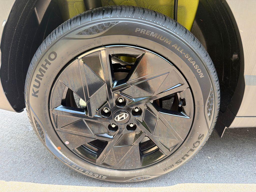 New 2026 Yellow HYUNDAI SEL Sport FWD image 17