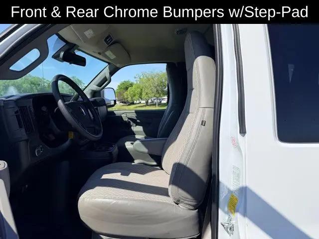 2025 Chevrolet Express Passenger RWD 3500 Extended Wheelbase LT