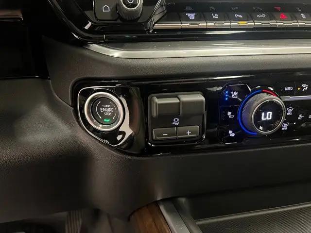 2026 Chevrolet Silverado 3500HD Crew Cab, Standard Bed, High Country, 4WD