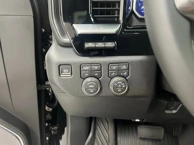 2026 Chevrolet Silverado 3500HD Crew Cab, Standard Bed, High Country, 4WD