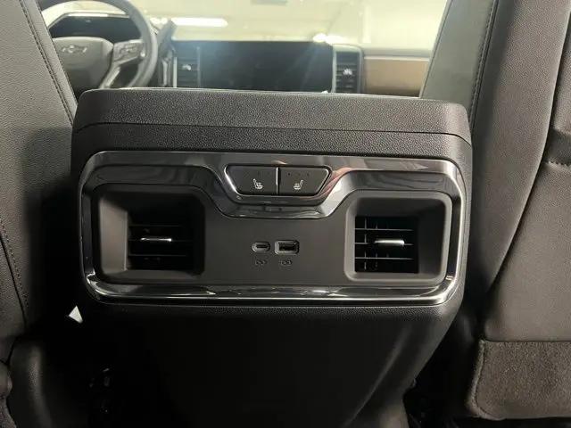 2026 Chevrolet Silverado 3500HD Crew Cab, Standard Bed, High Country, 4WD