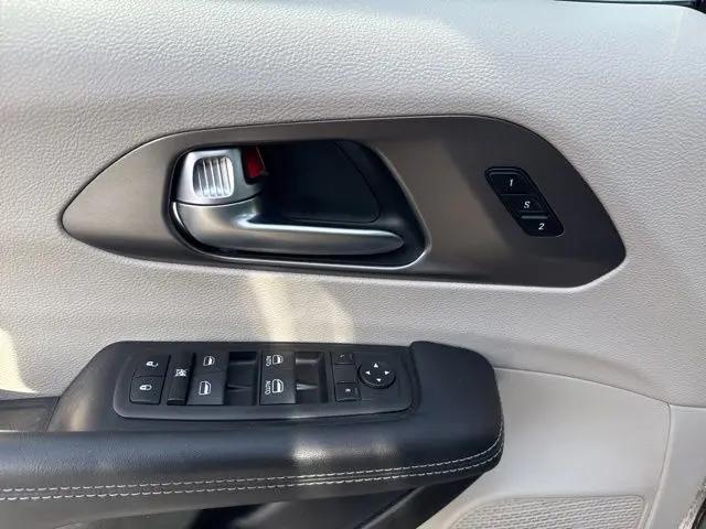 2023 Chrysler Pacifica Touring L AWD