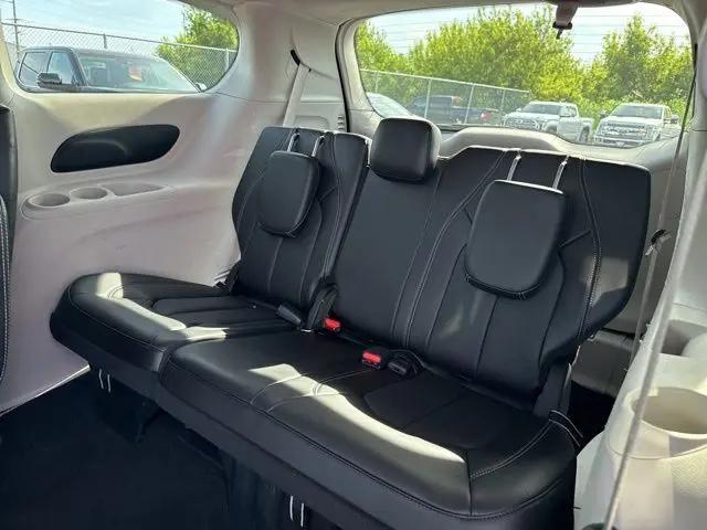 2023 Chrysler Pacifica Touring L AWD
