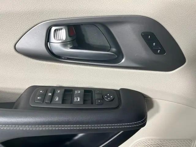 2023 Chrysler Pacifica Touring L AWD