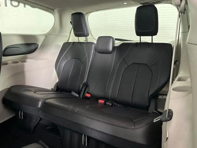 2023 Chrysler Pacifica Touring L AWD