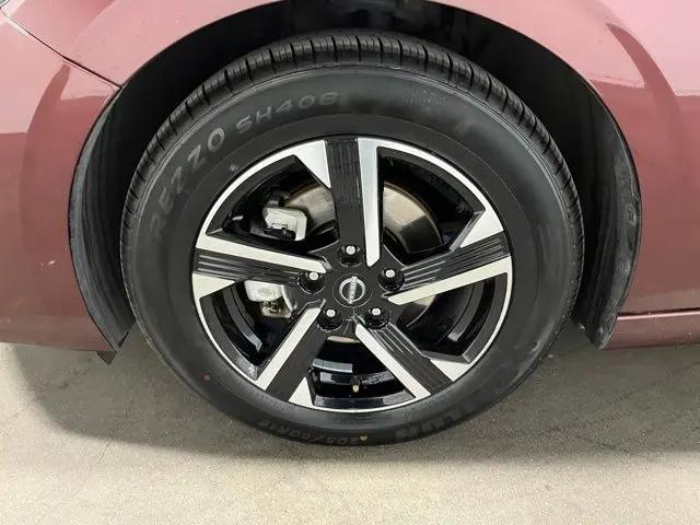 2024 Nissan Sentra SV Xtronic CVT