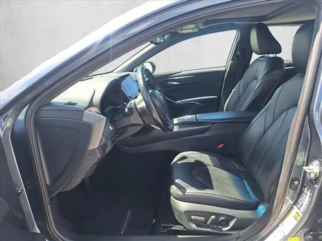 2019 Toyota Avalon XLE