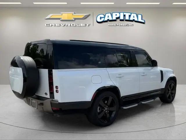 2023 Land Rover Defender 130 X-Dynamic SE