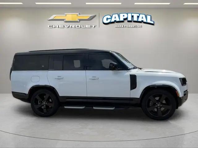 2023 Land Rover Defender 130 X-Dynamic SE
