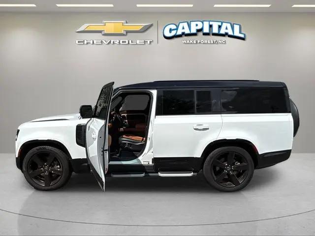 2023 Land Rover Defender 130 X-Dynamic SE
