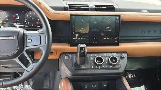2023 Land Rover Defender 130 X-Dynamic SE