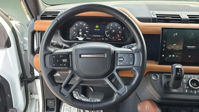 2023 Land Rover Defender 130 X-Dynamic SE
