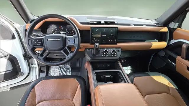 2023 Land Rover Defender 130 X-Dynamic SE