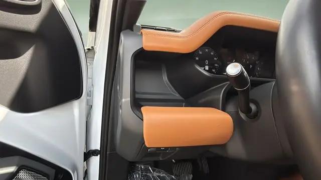 2023 Land Rover Defender 130 X-Dynamic SE