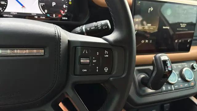 2023 Land Rover Defender 130 X-Dynamic SE
