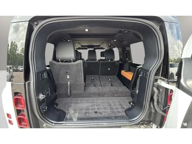 2023 Land Rover Defender 130 X-Dynamic SE