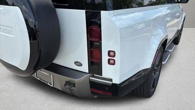 2023 Land Rover Defender 130 X-Dynamic SE