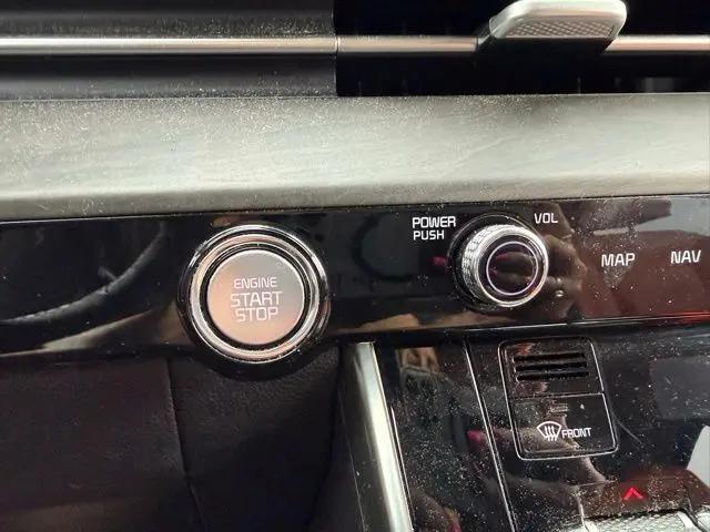 2023 Kia Carnival MPV SX