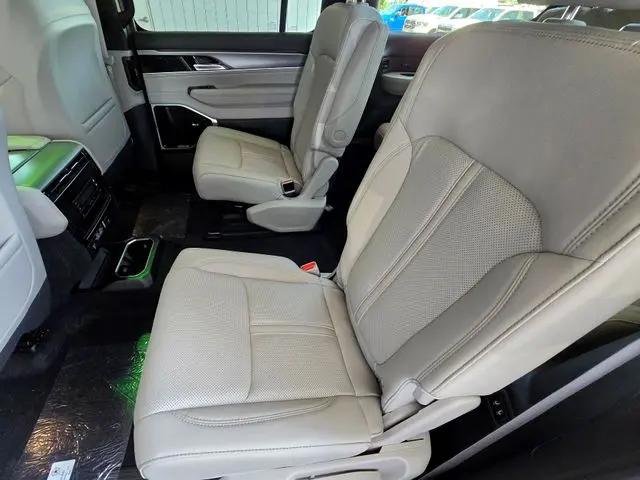 2026 Jeep Grand Wagoneer Limited Altitude 4x4