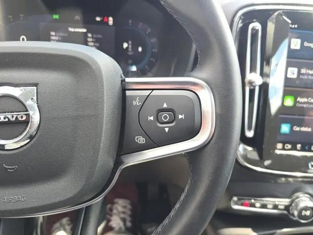 2025 Volvo XC40 B5 Plus Bright Theme
