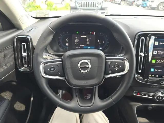 2025 Volvo XC40 B5 Plus Bright Theme