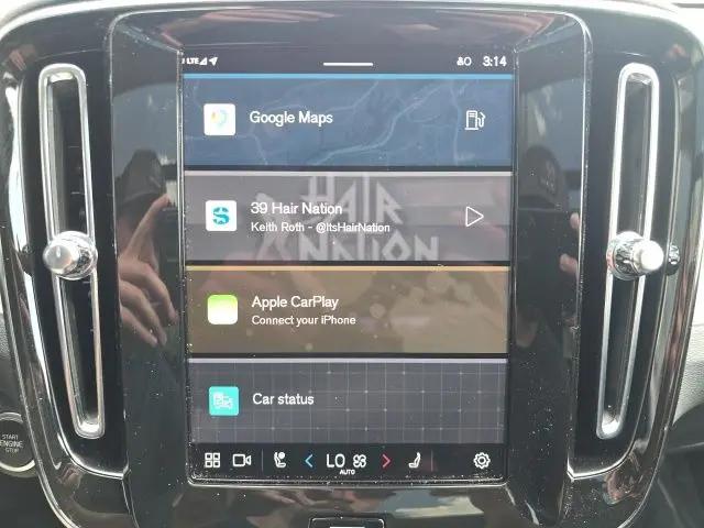 2025 Volvo XC40 B5 Plus Bright Theme