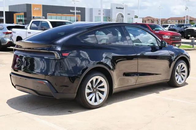2026 Tesla Model Y Premium Rear-Wheel Drive