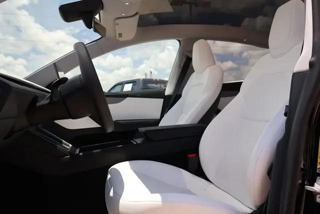 2026 Tesla Model Y Premium Rear-Wheel Drive