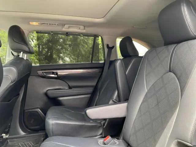 2021 Toyota Highlander Platinum