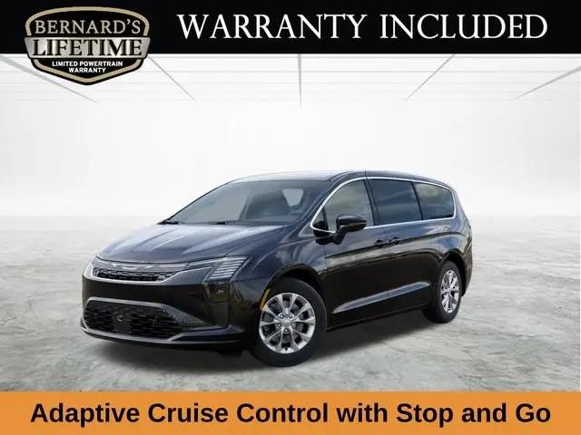 2027 Chrysler Pacifica Select for sale in New Richmond, WI