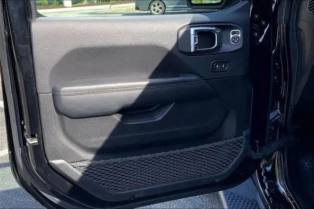2023 Jeep Wrangler 4-Door Sahara Altitude 4x4