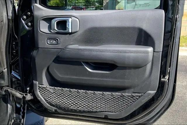 2023 Jeep Wrangler 4-Door Sahara Altitude 4x4