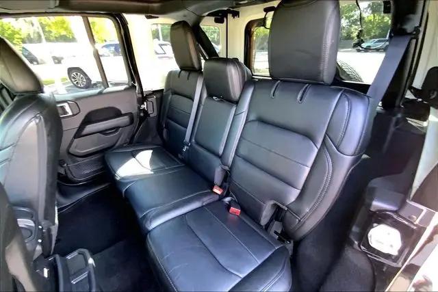2023 Jeep Wrangler 4-Door Sahara Altitude 4x4
