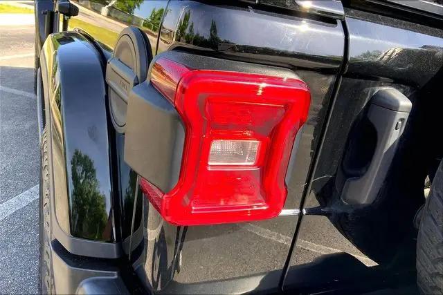 2023 Jeep Wrangler 4-Door Sahara Altitude 4x4