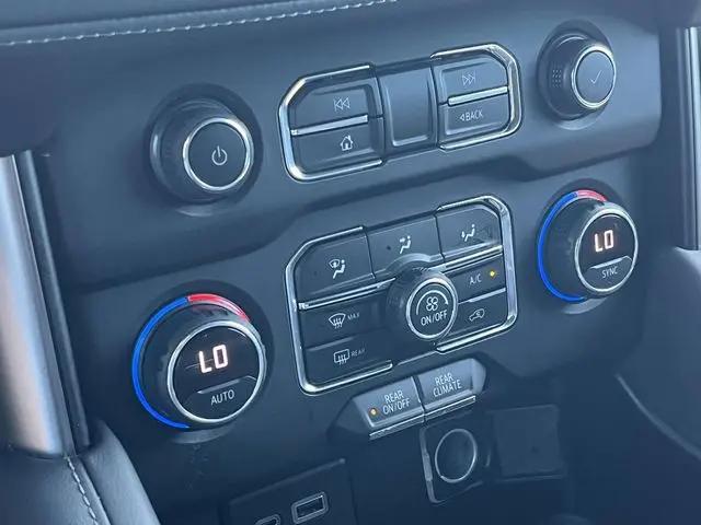 2021 Chevrolet Suburban 2WD LS