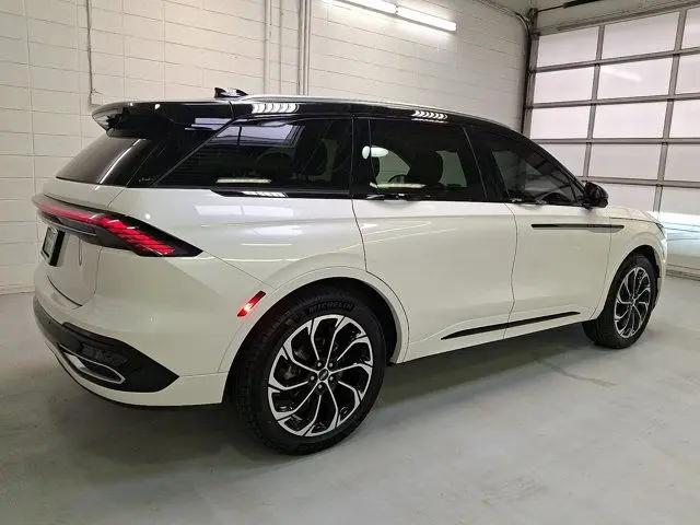 2025 Lincoln Nautilus Reserve